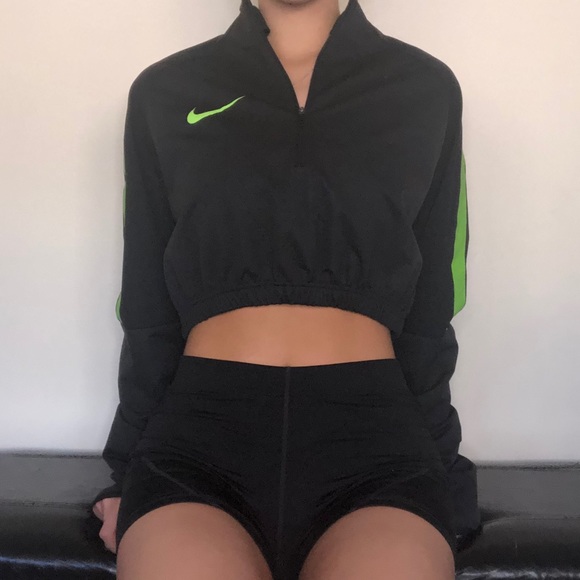 Nike Cropped Quarter ZIP - Picture 2 of 3